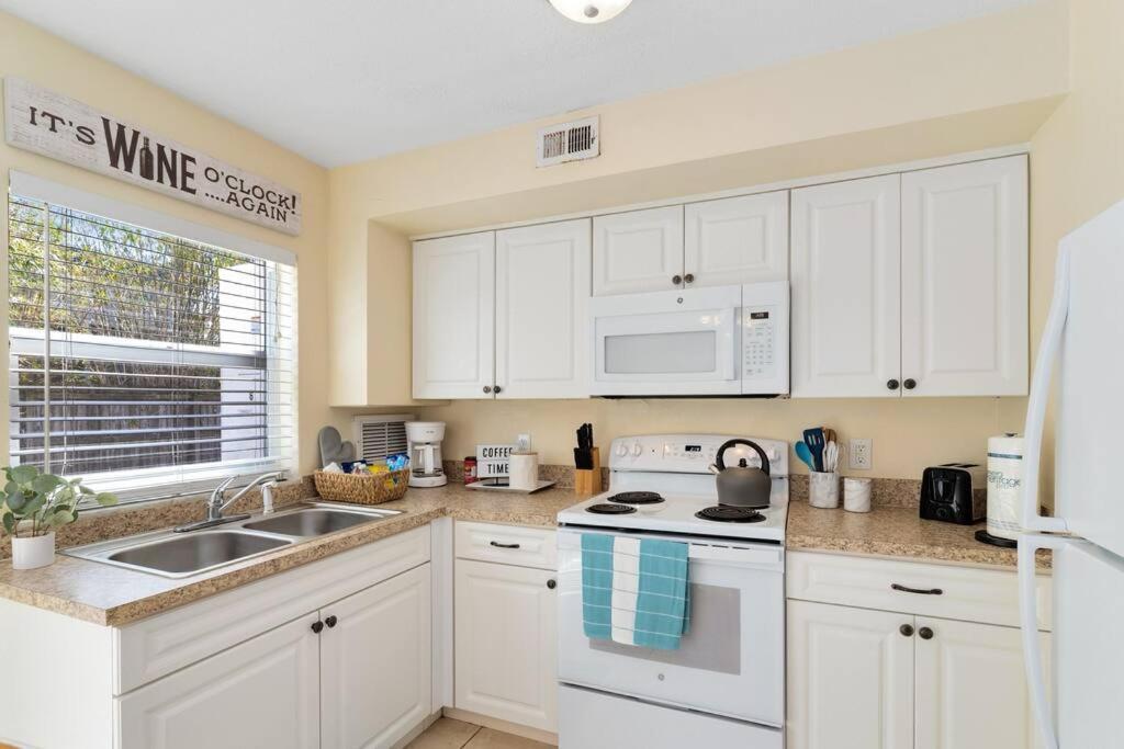 Ocean 6 - Surfside Apartment