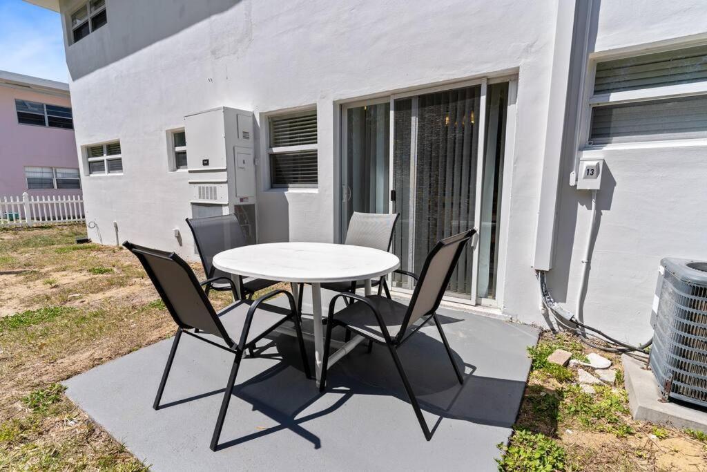 Ocean 6 - Surfside Apartment *